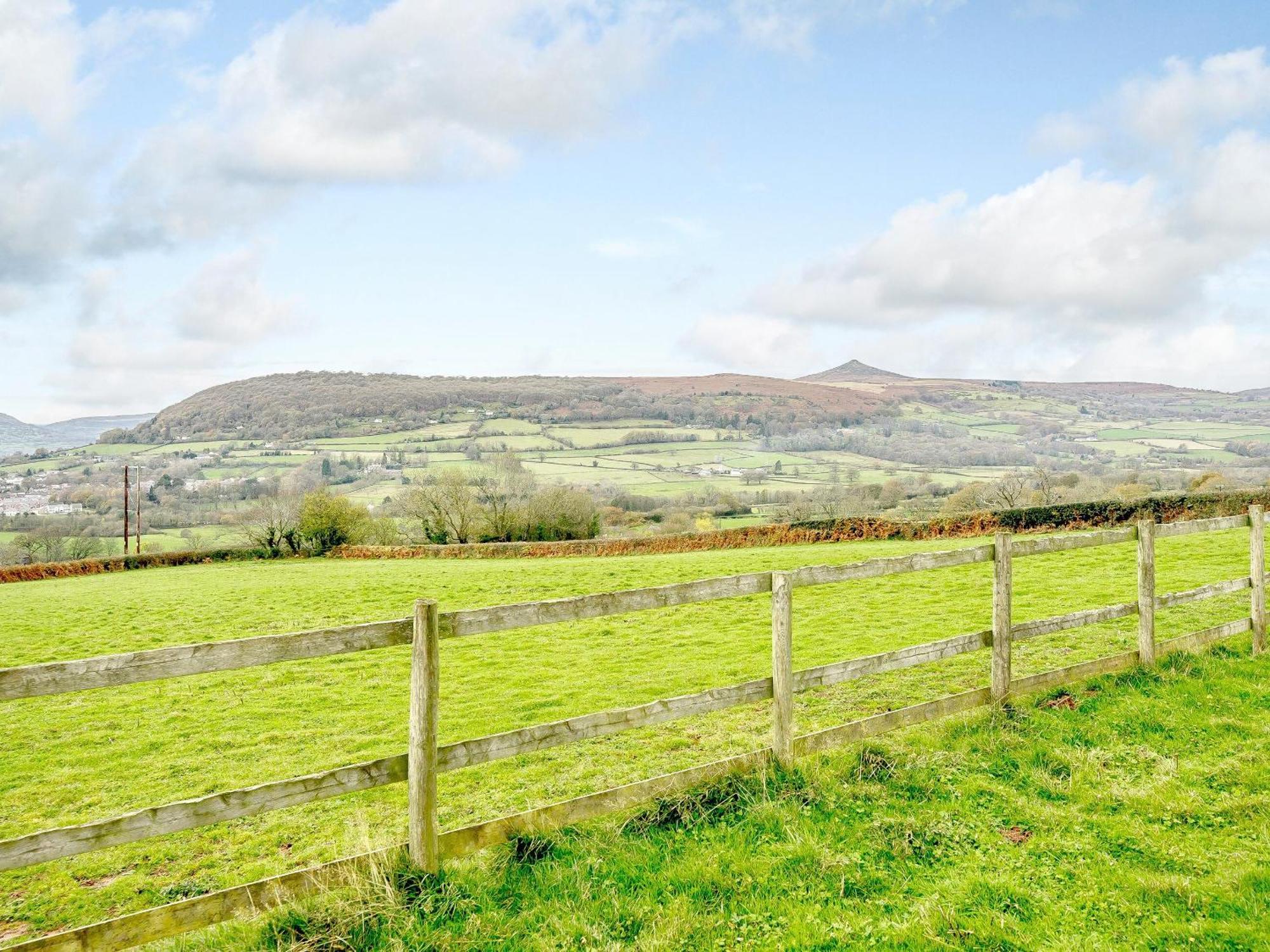 Tyr Ywen Cottage Abergavenny Eksteriør billede